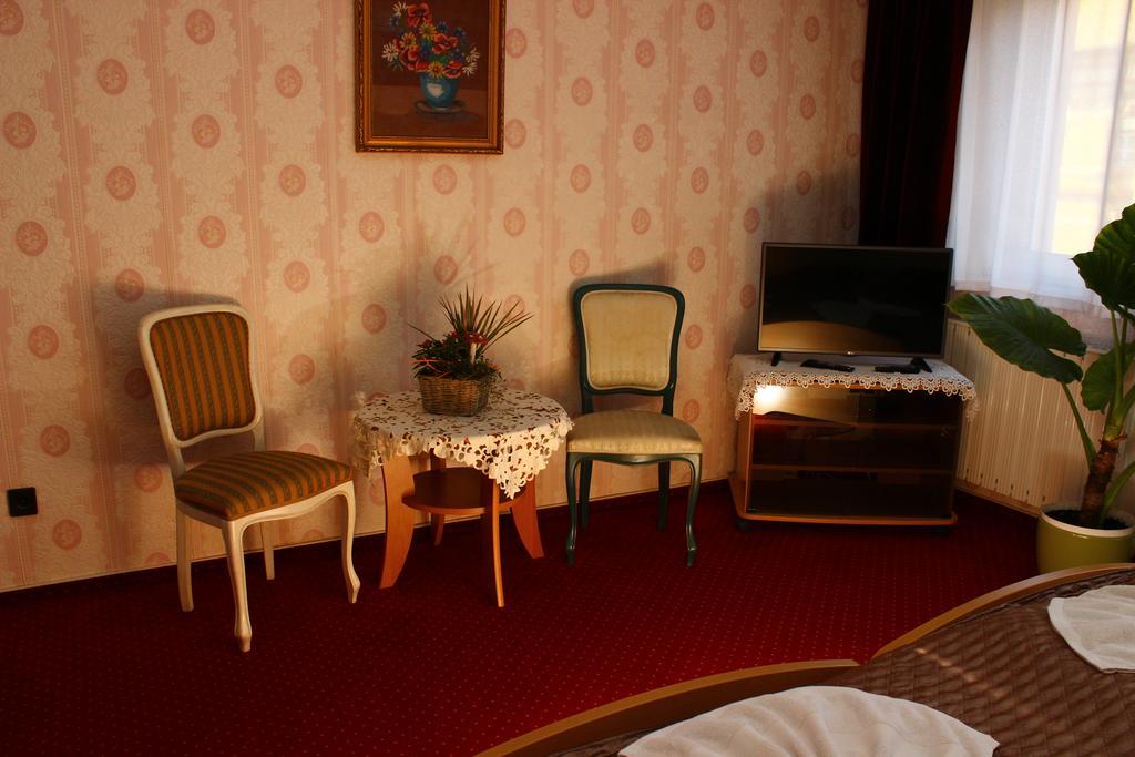 Bed and Breakfast Kalman Panzio Сегед Экстерьер фото